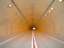 奈半利高規格トンネル内部